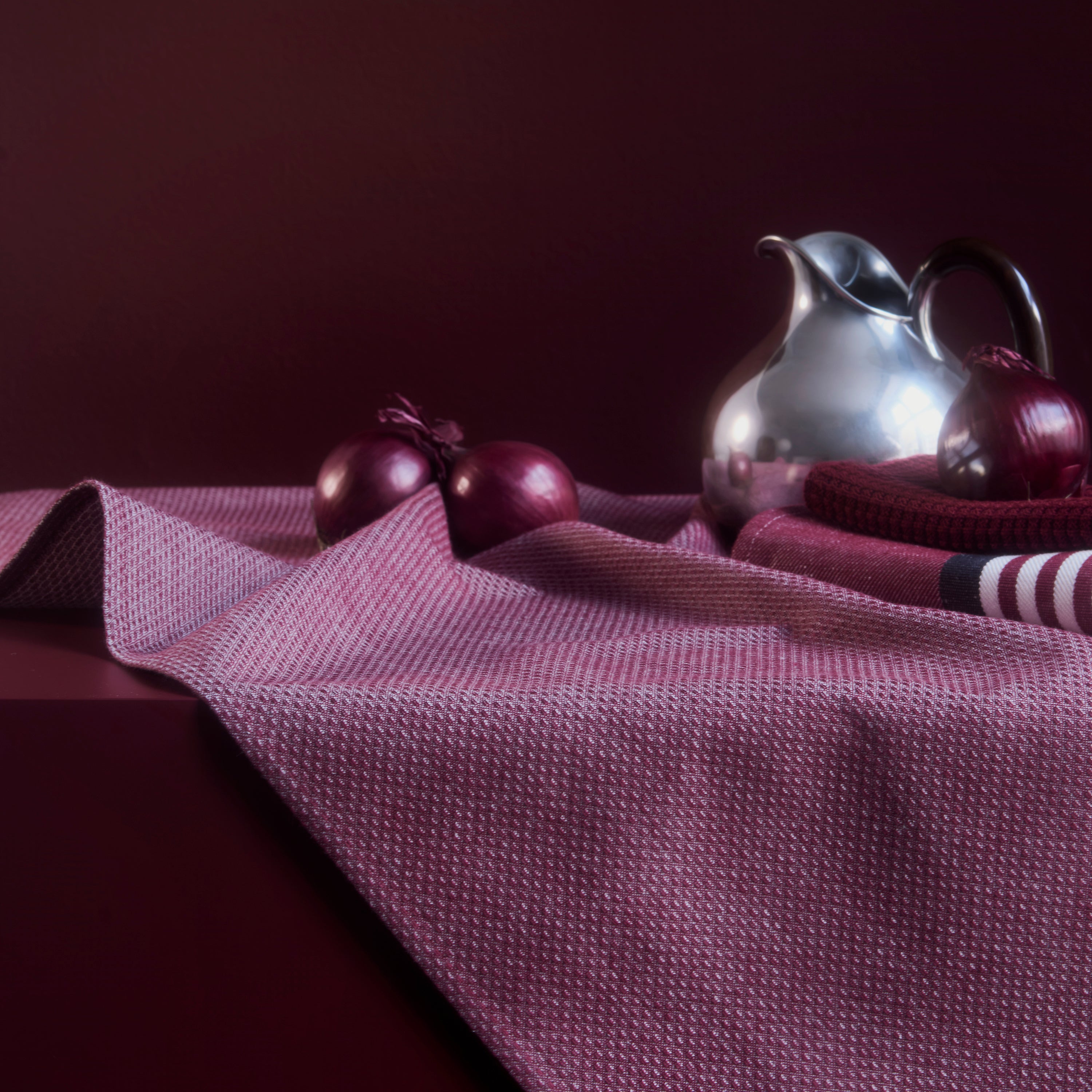 1959 Kitchen Towel in Deep Cool Red – Georg Jensen Damask