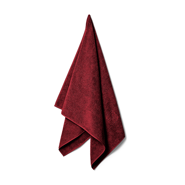 Damask Terry bath towel in deep and cool red – Georg Jensen Damask